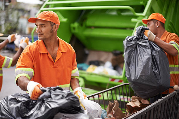 Best Garage Cleanout  in Menasha, WI